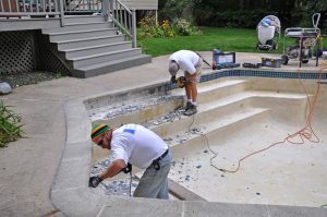 Pool Maintenance Companies