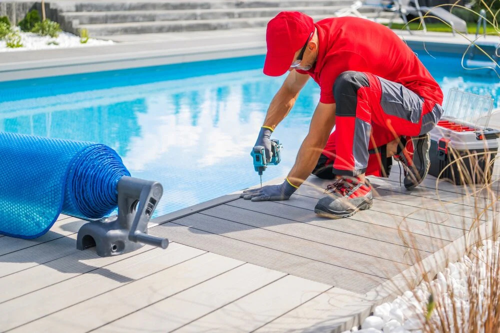 how to maintain a swimming poo
